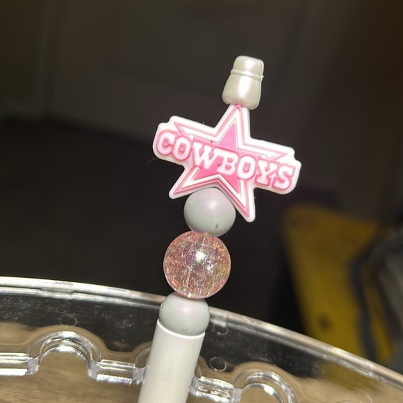 Pink Dallas Cowboys Beaded Pen 1 Of 1 - Picture 2 of 3